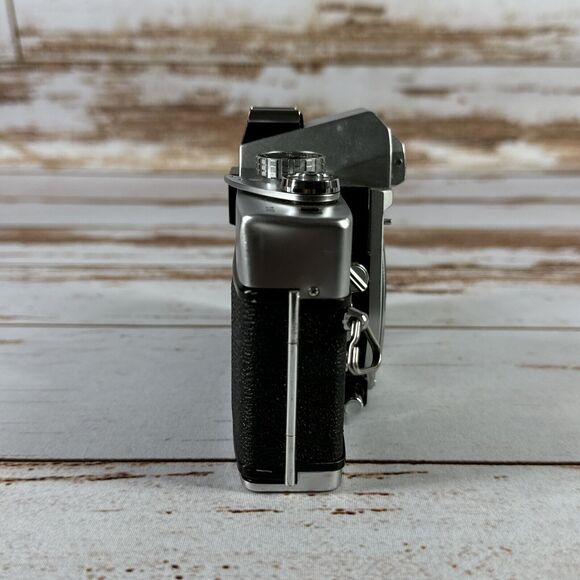 *Parts Only* Minolta Srt 102 silver body 35mm film Camera - Picture 2 of 5